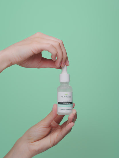 BIOBALANCE СУПЕР СЕРУМ ,ИЗСВЕТЛЯВАЩ ТЪМНИТЕ ПЕТНА С ARBUTIN + HYALURONIC 4D