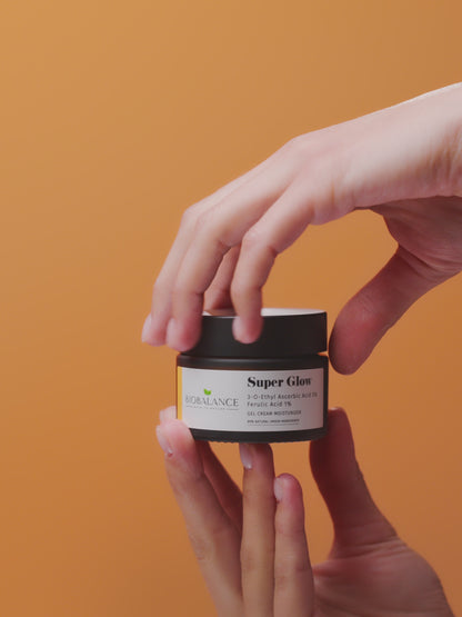 BIOBALANCE СУПЕР ОЗАРЯВАЩ ГЕЛ – КРЕМ ЗА ЛИЦЕ С ВИТАМИН С И ФЕРУЛОВА КИСЕЛИНА